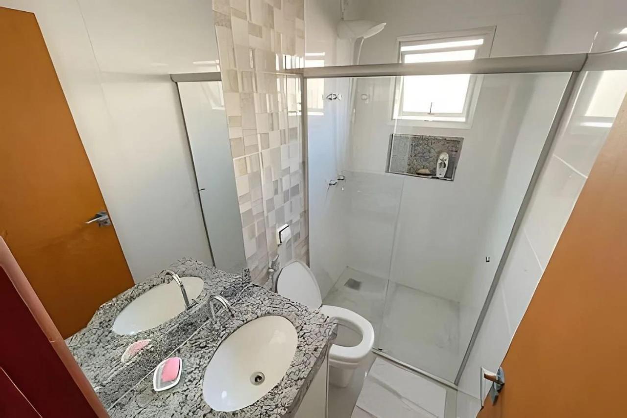 202- Apartamento De 2 Quartos Para Ate 5 Hospedes Patos de Minas Buitenkant foto