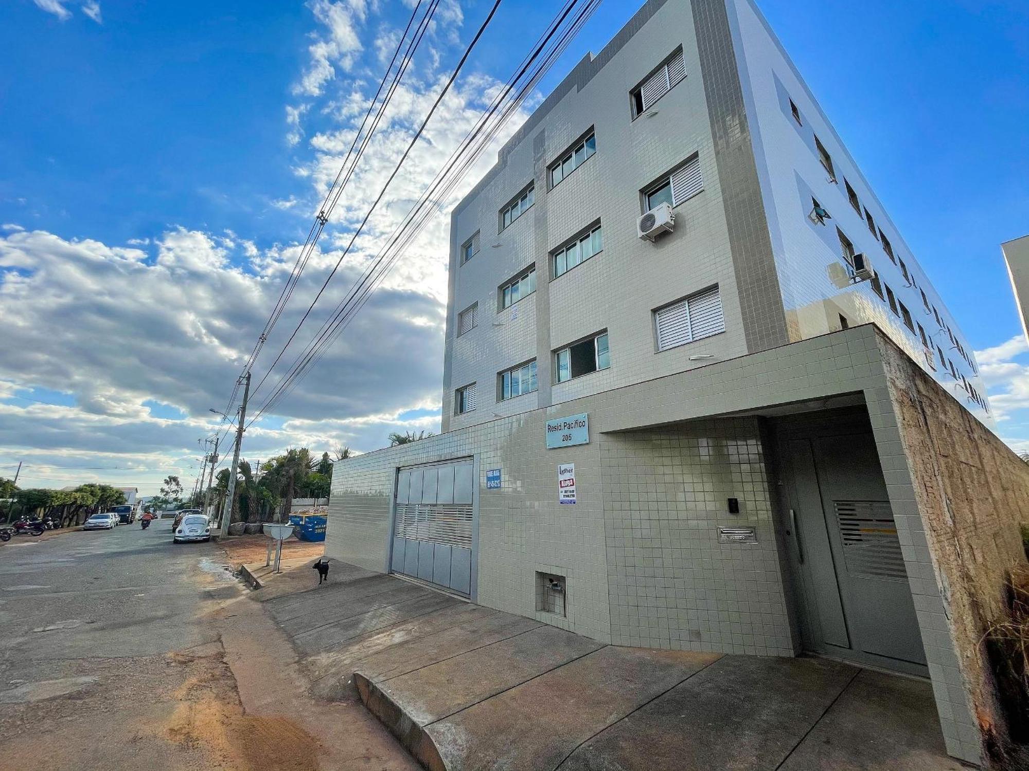 202- Apartamento De 2 Quartos Para Ate 5 Hospedes Patos de Minas Buitenkant foto
